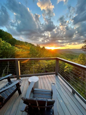 Cloudchaser Cabin, Private, New Cabin, 2 Kings, Cozy, Modern, Hot Tub, View, Theater